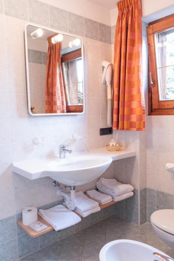 Hotel Garni Rin Da Rin 리비뇨 외부 사진